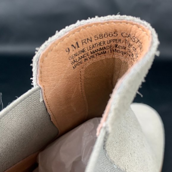 CASLON Willa Oatmeal‎ Gray Suede Chelsea Wedge Booties NWOB - Picture 3 of 11